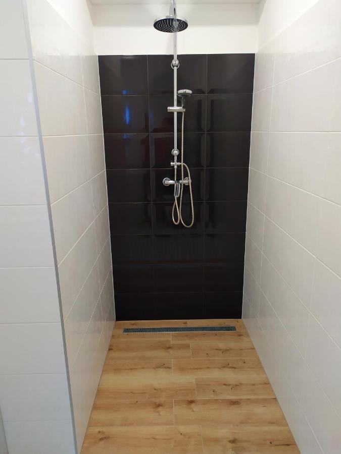Apartman TILL Galanta Bagian luar foto