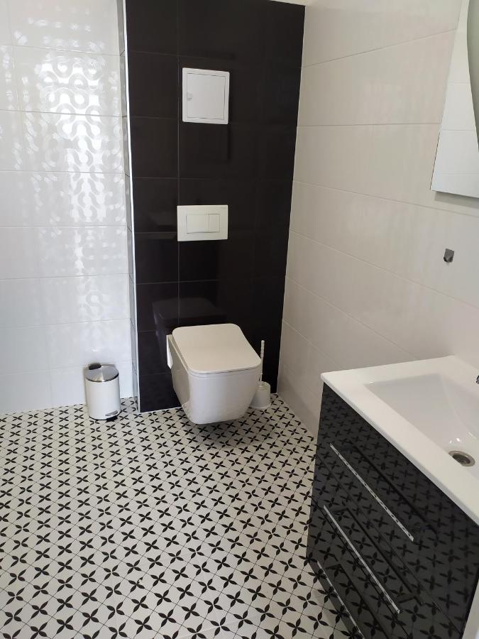 Apartman TILL Galanta Bagian luar foto