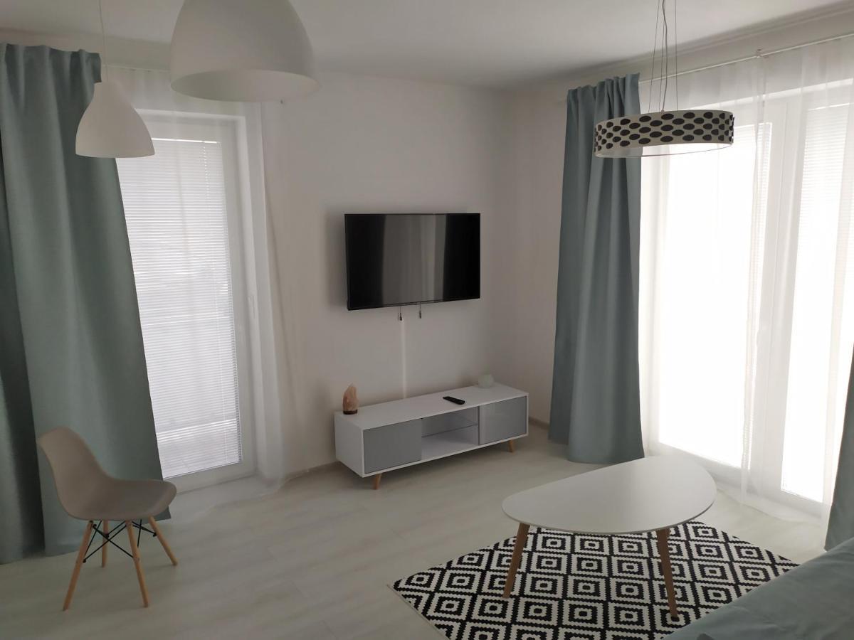 Apartman TILL Galanta Bagian luar foto