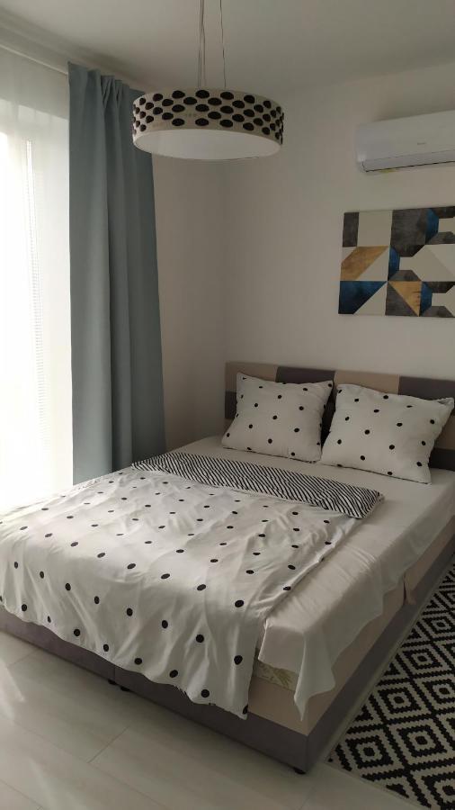 Apartman TILL Galanta Bagian luar foto