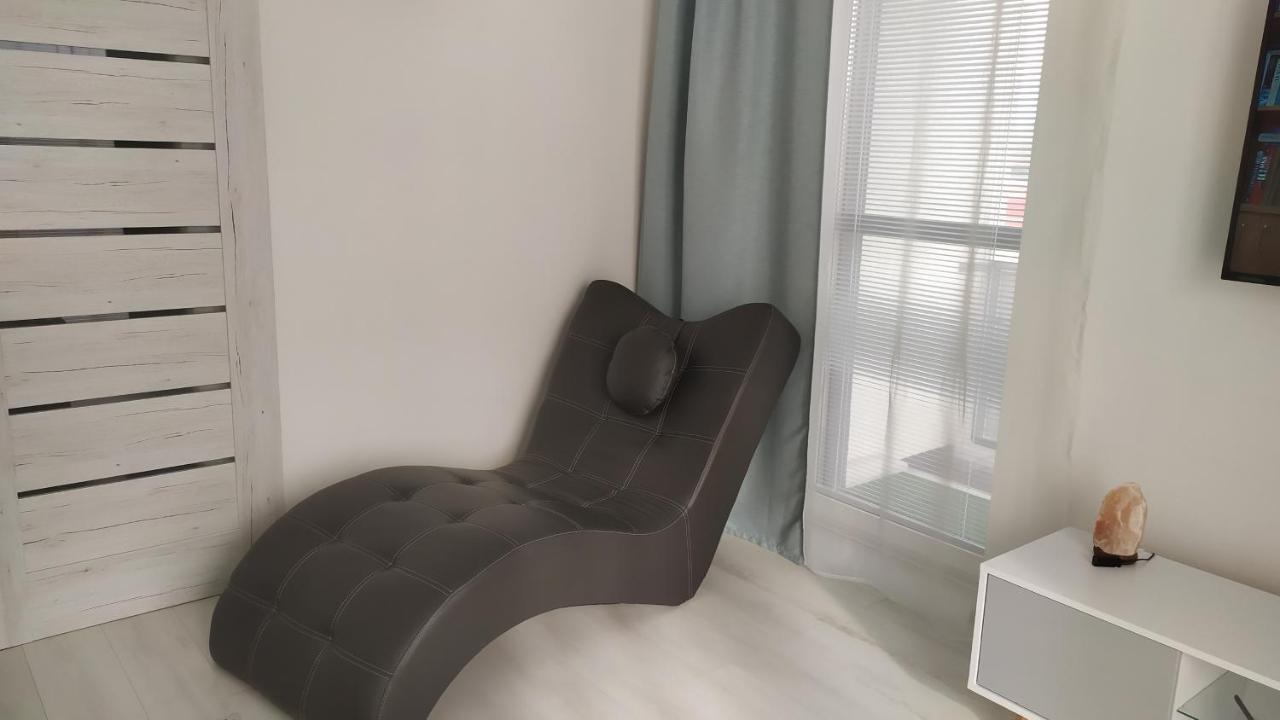 Apartman TILL Galanta Bagian luar foto